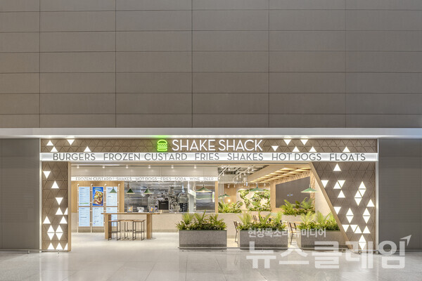 SPC 쉐이크쉑 인천공항 제2터미널점. SPC 쉐이크쉑 제공