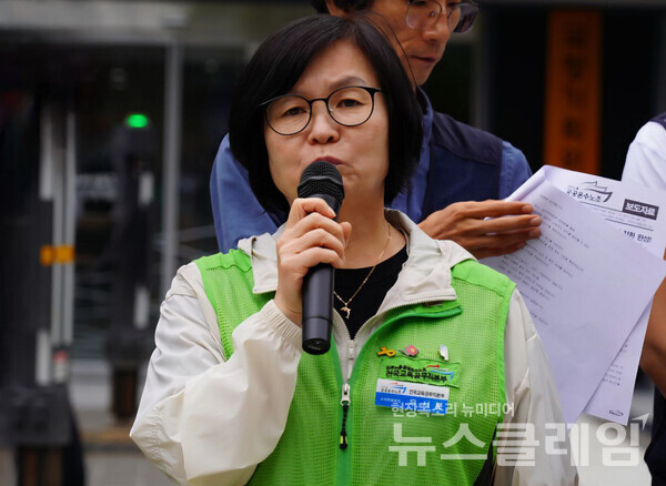 26일 오전 국정기획위원회 앞에서 개최된 '628 공공운수노조 비정규직 노동자들이 투쟁하는 이유' 기자회견. 사진=공공운수노조