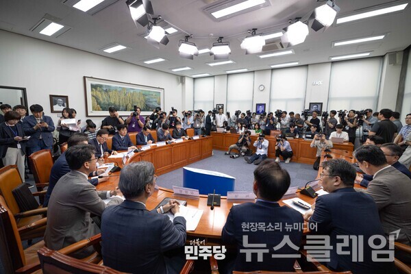 사진=더불어민주당