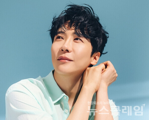 트로트로 장르를 확장한 가수 에녹이 자신 만의 장르를 만들어 나가고 있다. 사진=EMK엔터테인먼트 제공