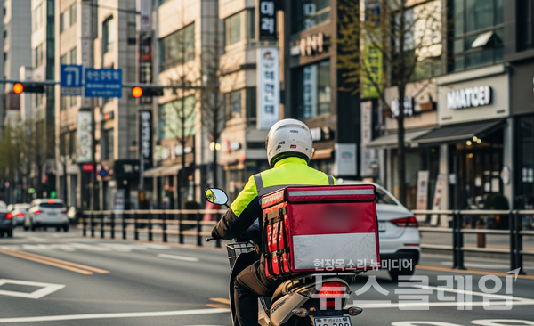 전국적으로 33도를 훌쩍 넘는 폭염이 이어지면서 배달라이더들의 건강과 안전 문제가 재조명되고 있다. 뉴스클레임DB