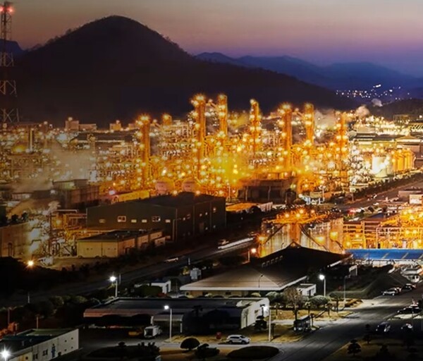 국내 대표 석유화학 합작사 여천NCC를 둘러싼 한화솔루션(DL케미칼) 대주주 간 갈등이 국세청의 대규모 과세판정과 원료공급협상, 부도위기 책임공방까지 겹치며 최고 도로 치닫고 있다. 여천ncc 전경. 사진=여천ncc