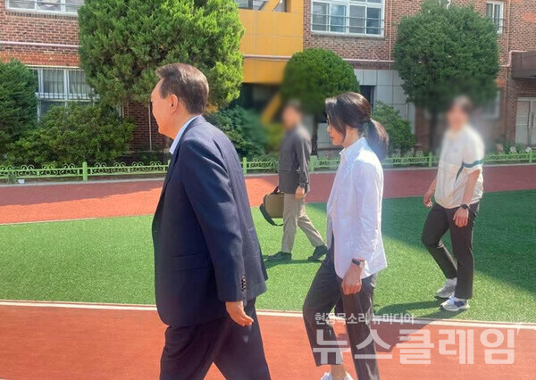 제21대 대통령 선거일인 3일 오전 윤석열 전 대통령과 김건희 여사가 서울 서초구 원명초등학교에 마련된 서초4동 제3투소를 방문했다. 사진=미디어몽구