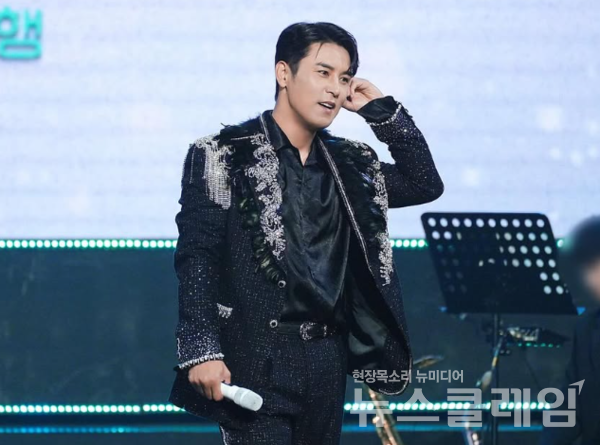 트로트 가수 장민호와 방송인 김대호가 '무명전설-트롯 사내들의 서열전쟁'의 메인 MC로 확정됐다. 사진=장민호 SNS