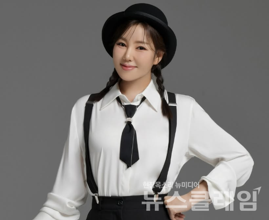 트로트 가수 송가인이 오는 27일 신곡 '사랑의 맘보'를 발매한다. 사진=송가인 공식 SNS