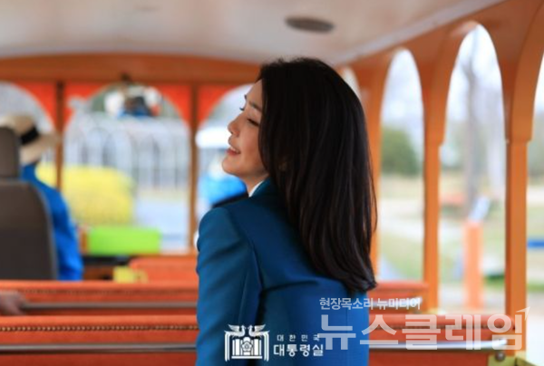 윤석열 전 대통령의 부인 김건희 여사가 오는 27일 예정됐던 특검의 소환조사에 불출석하기로 했다. 사진=대통령실