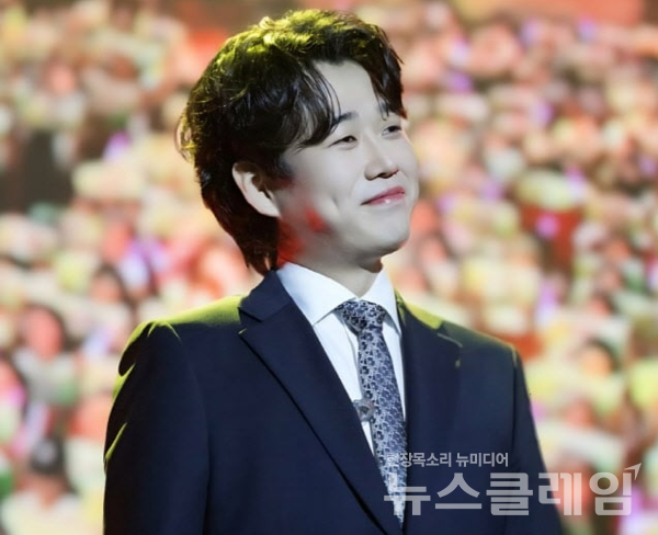 가수 황영웅의 10월 가을 콘서트가 티켓 오픈과 동시에 매진을 기록했다. 사진=골든보이스