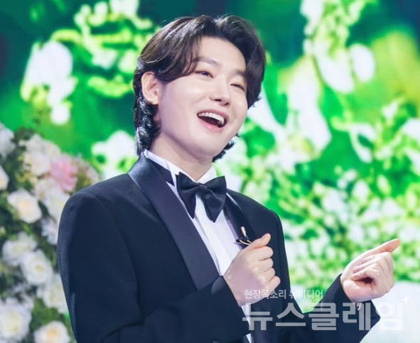 트로트 가수 김용빈이 무대 밖에서도 존재감을 입증하며 활동 영역을 넓히고 있다. 사진=김용빈 공식 SNS