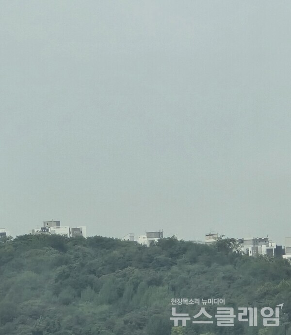 기상청 일기예보에 따르면 12일 대구는 흐린 하늘 속에 한낮에도 28도 안팎에 머무는 선선한 날씨를 보이겠다. 뉴스클레임DB