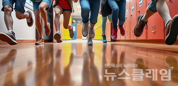 '뛰쳐나가다', '튀쳐나가다' 중 올바른 표현은 '뛰쳐나가다'이다. 뉴스클레임DB