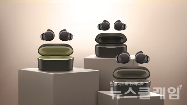 (좌측부터)엑스붐 버즈 라이트, 엑스붐 버즈 플러스, 엑스붐 버즈. LG전자 제공
