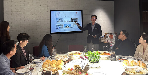 무비자 시행을 앞두고 롯데·신라·신세계 면세점과 주요 호텔·쇼핑몰이 중국 단체관광객 유치를 위해 현지 파트너십과 단체 전용 서비스, 다국어 안내를 강화하고 있다. 롯데면세점 제공