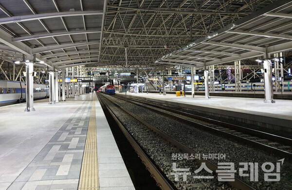 철도공사 현장에서 감정노동 피해와 관리자의 갑질이 여전히 심각한 것으로 나타났다. 뉴스클레임DB