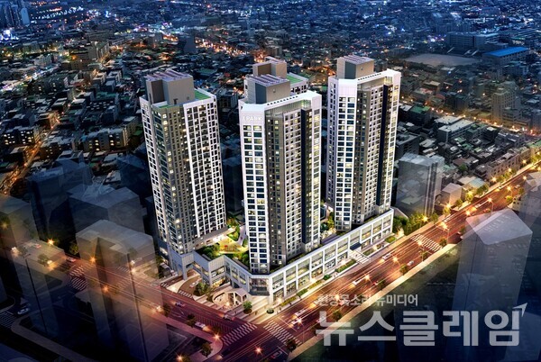 HDC현대산업개발(대표이사 정경구 조태제)이 26일 상봉 센트럴 아이파크 견본주택을 열고 분양에 나선다. HDC현대산업개발 제공