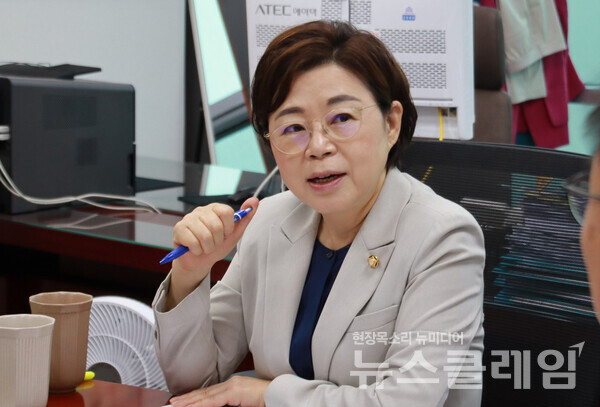 경북·경남 지역의 산불 지원법 표결 과정에서 나온 김정재 의원의 “호남에는 불 안 나나”라는 발언이 국민적 공분을 사고 있다. 사진=김정재 의원 페이스북