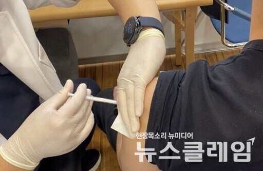 코로나 백신 접종. 뉴스클레임DB