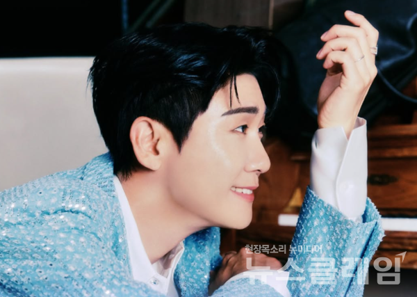 영탁은 유쾌함과 진정성이 공존하는 무대 매너로 음원 차트와 공연장을 뜨겁게 달구며 음악적 진화를 거듭하고 있다. 사진=영탁 공식 SNS