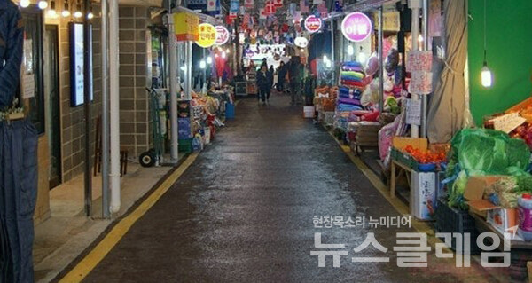 1인 가구 증가와 소비 위축, 온라인 중심 소비 전환이 겹치며 골목상권의 매출과 단골 기반이 급격히 약화되고 있다. 뉴스클레임DB