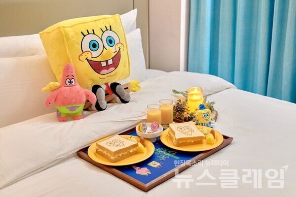 롯데호텔 월드가 전 세계적으로 사랑받는 캐릭터 ‘스폰지밥(SpongeBob)’과 함께하는 겨울 시즌 한정 프로모션 ‘스폰지밥 윈터 월드(SpongeBob Winter WORLD)’를 2026년 1월 11일까지 진행한다. 롯데호텔앤리조트 제공