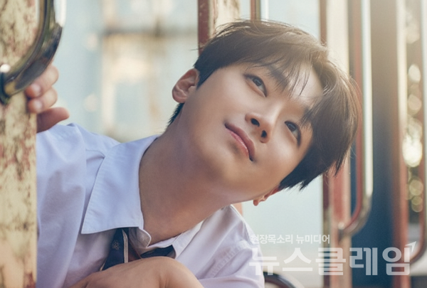 트로트 가수 이찬원이 정규 2집 '찬란'으로 3연속 하프 밀리언셀러를 달성, '올라운드 퍼포머'로서의 입지를 확고히 다졌다. 사진=이찬원 공식 SNS