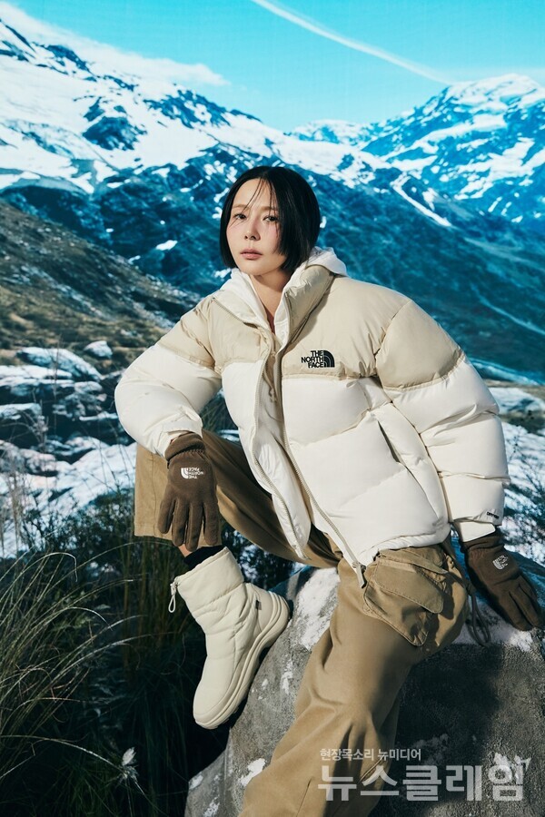 영원아웃도어(대표 성기학)의 글로벌 아웃도어 브랜드 노스페이스가 ‘워너비 패셔니스타’ 김나영을 새로운 홍보대사로 발탁했다. 노스페이스 제공