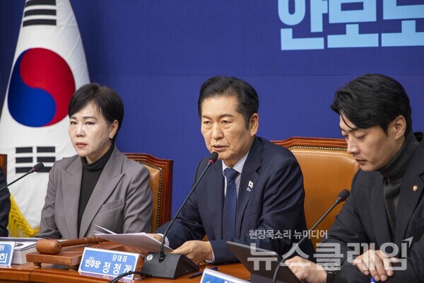 정청래 더불어민주당 대표가 국민의힘 장동혁 대표를 겨냥, "명백한 대선 불복 선언"이라고 비판했다. 사진=더불어민주당