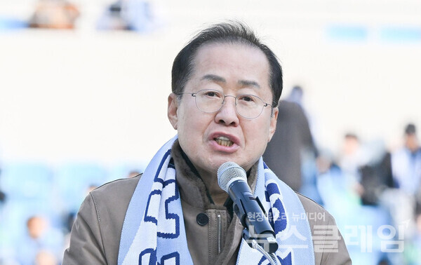 국민의힘을 둘러싼 악재와 리스크가 심화하는 가운데, 홍준표 전 대구시장이 현 체제의 해체와 친윤 핵심 세력 척결을 통한 보수 재건을 촉구했다. 사진=홍준표 페이스북