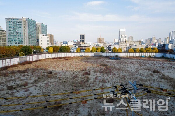 종묘 앞 예지동은 철거가 끝나고 건물이 세워지길 기다리고 있다. 사진=최인기 빈민운동가 