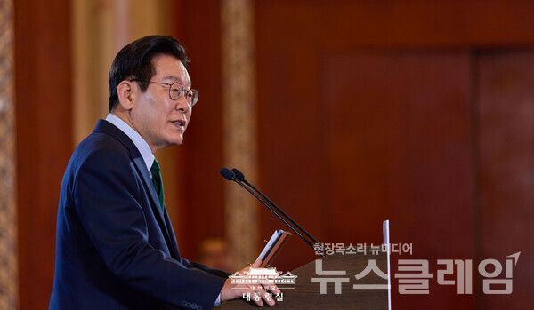 이재명 대통령과 모하메드 빈 자이드 알 나흐얀 UAE 대통령이 정상회담을 통해 AI, 방위산업, K컬처 등 핵심 분야에서 1000억 달러 이상의 경제적 부가가치를 창출하는 실질적인 경제동맹의 기틀을 마련했다. 사진=대통령실