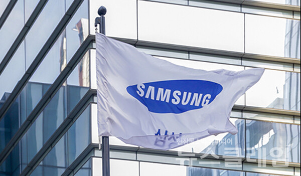 KB증권이 21일 삼성전자 목표주가 15만원과 ‘매수’ 의견을 유지했다. 사진=삼성전자