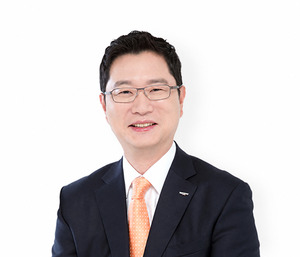 [일동제약그룹 인사 전망] 윤웅섭 회장 체제... 최규환·이재준 내년 3월... - 뉴스 썸네일 이미지