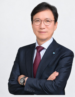 [휴온스그룹 인사 전망] 윤성태 내년 재선임... 송수영 FDA 경고장 부담 - 뉴스 썸네일 이미지